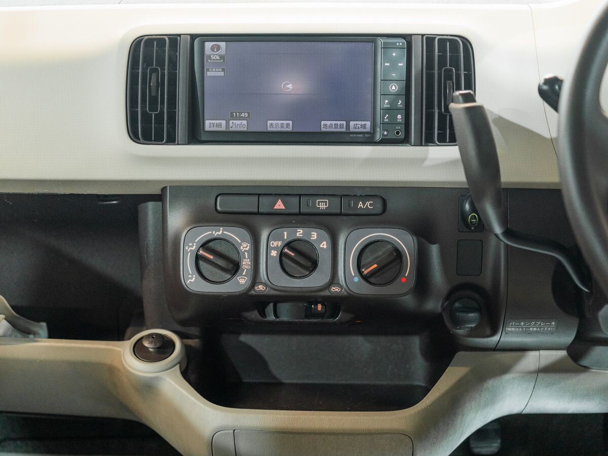 Toyota Passo 2011 - фото автомобиля