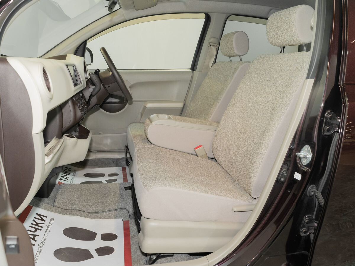 Toyota Passo 2011 - фото автомобиля