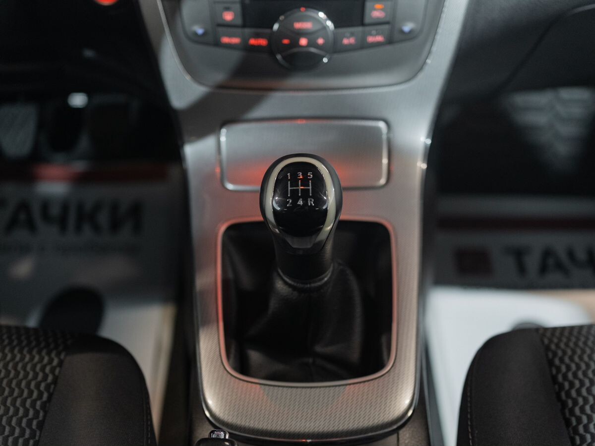 Nissan Sentra 2014 - фото автомобиля