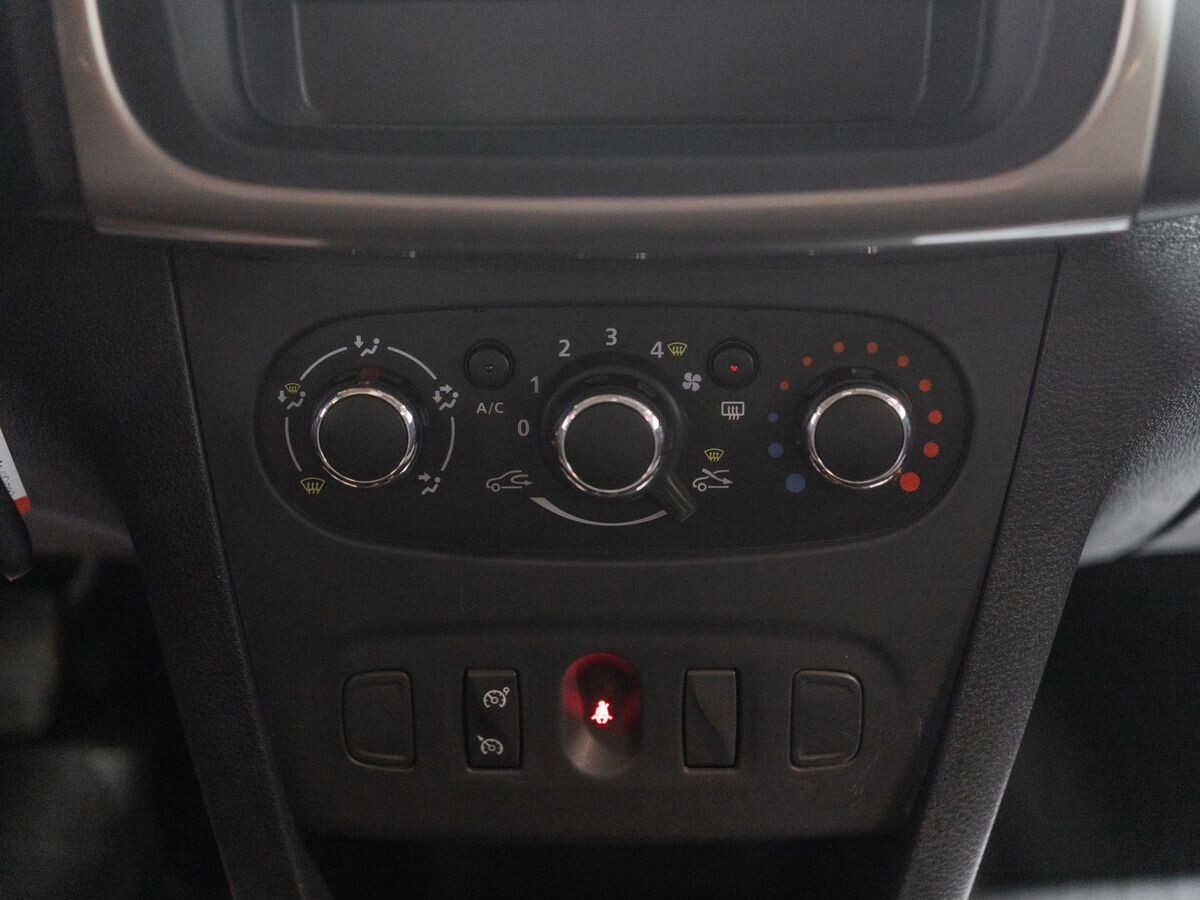 Renault Sandero 2018 - фото автомобиля