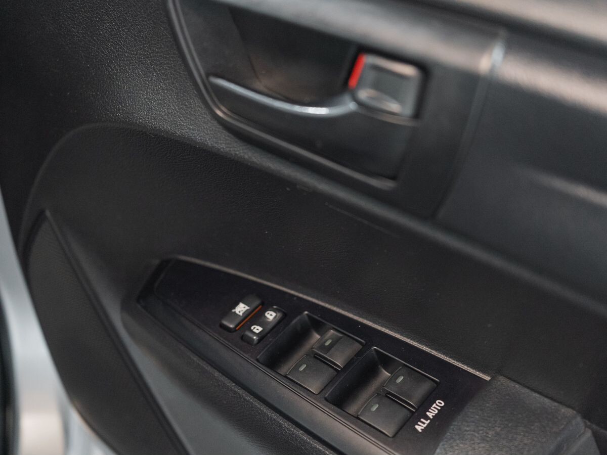 Toyota Corolla 2017 - фото автомобиля