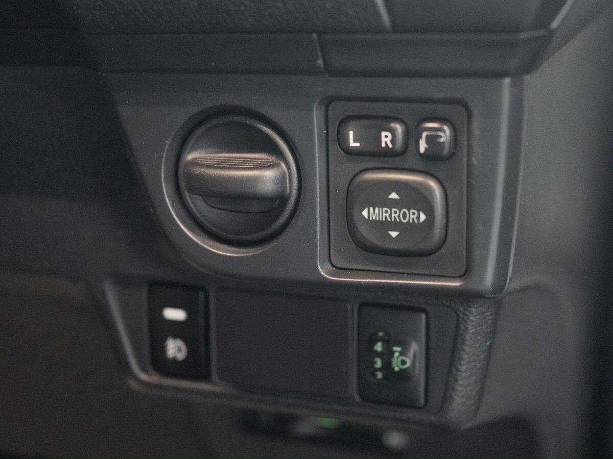 Toyota Corolla 2017 - фото автомобиля