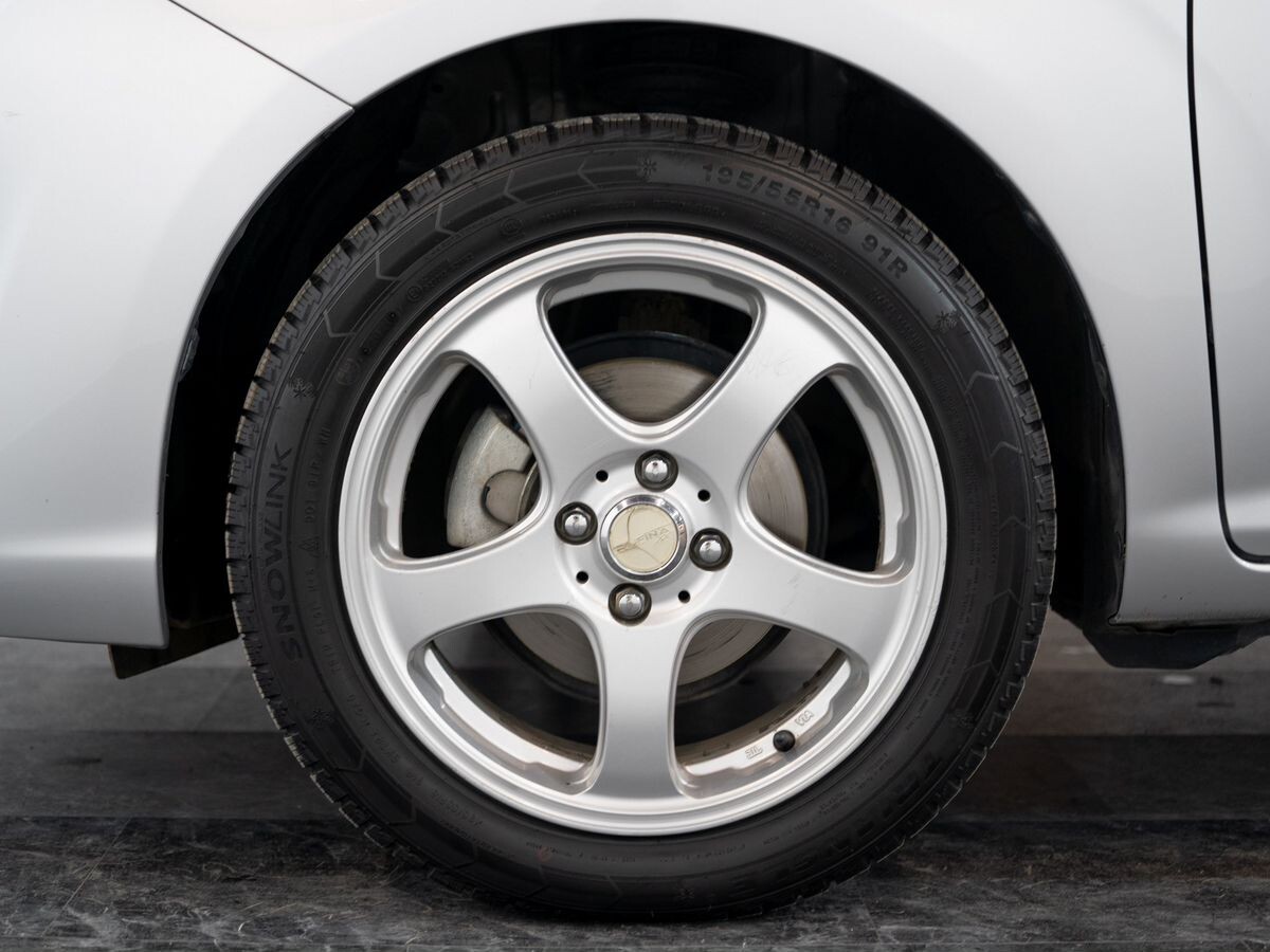 Toyota Corolla 2017 - фото автомобиля