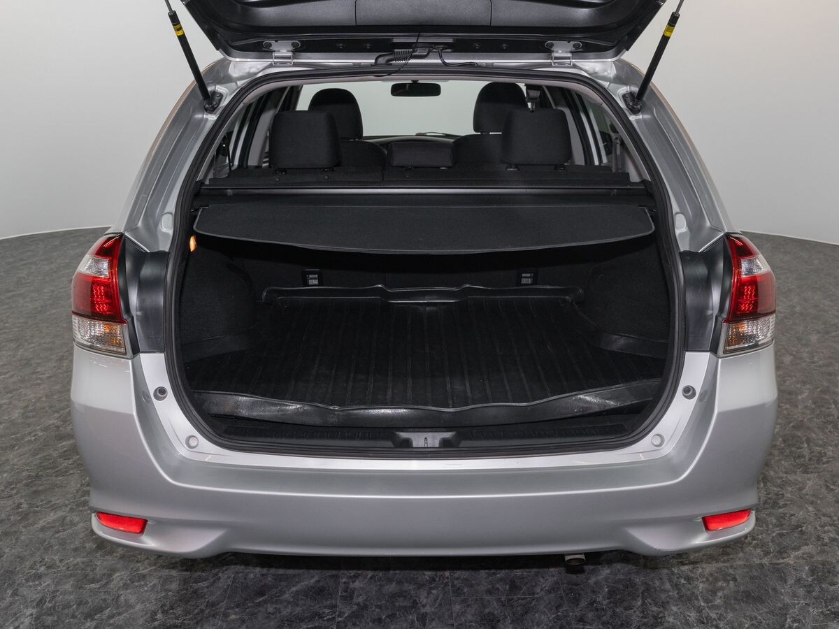 Toyota Corolla 2017 - фото автомобиля