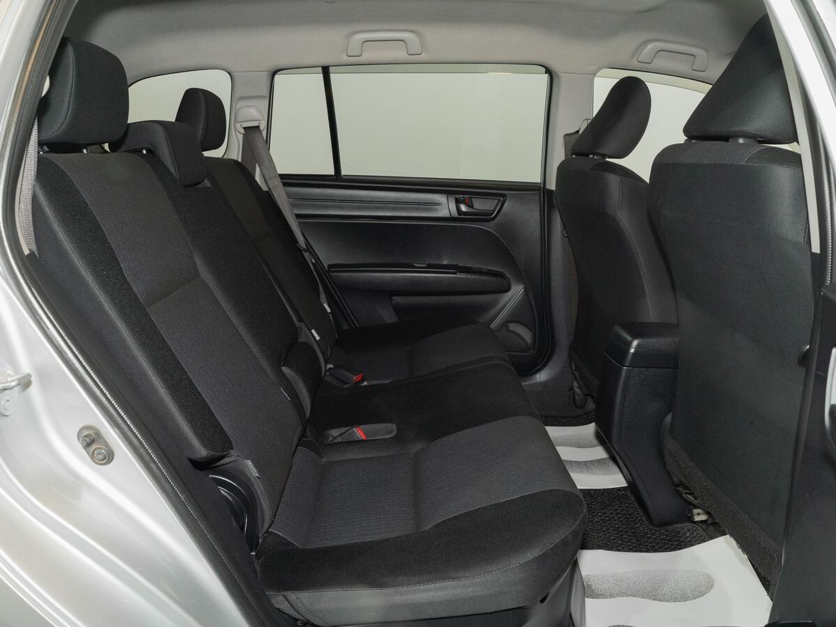 Toyota Corolla 2017 - фото автомобиля