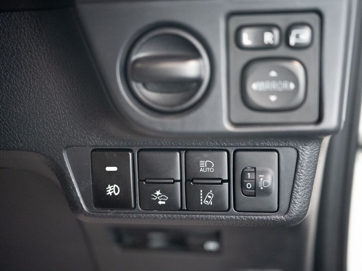 Toyota Corolla 2015 - фото автомобиля