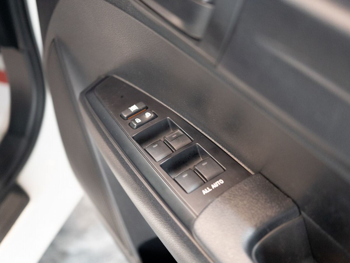 Toyota Corolla 2015 - фото автомобиля