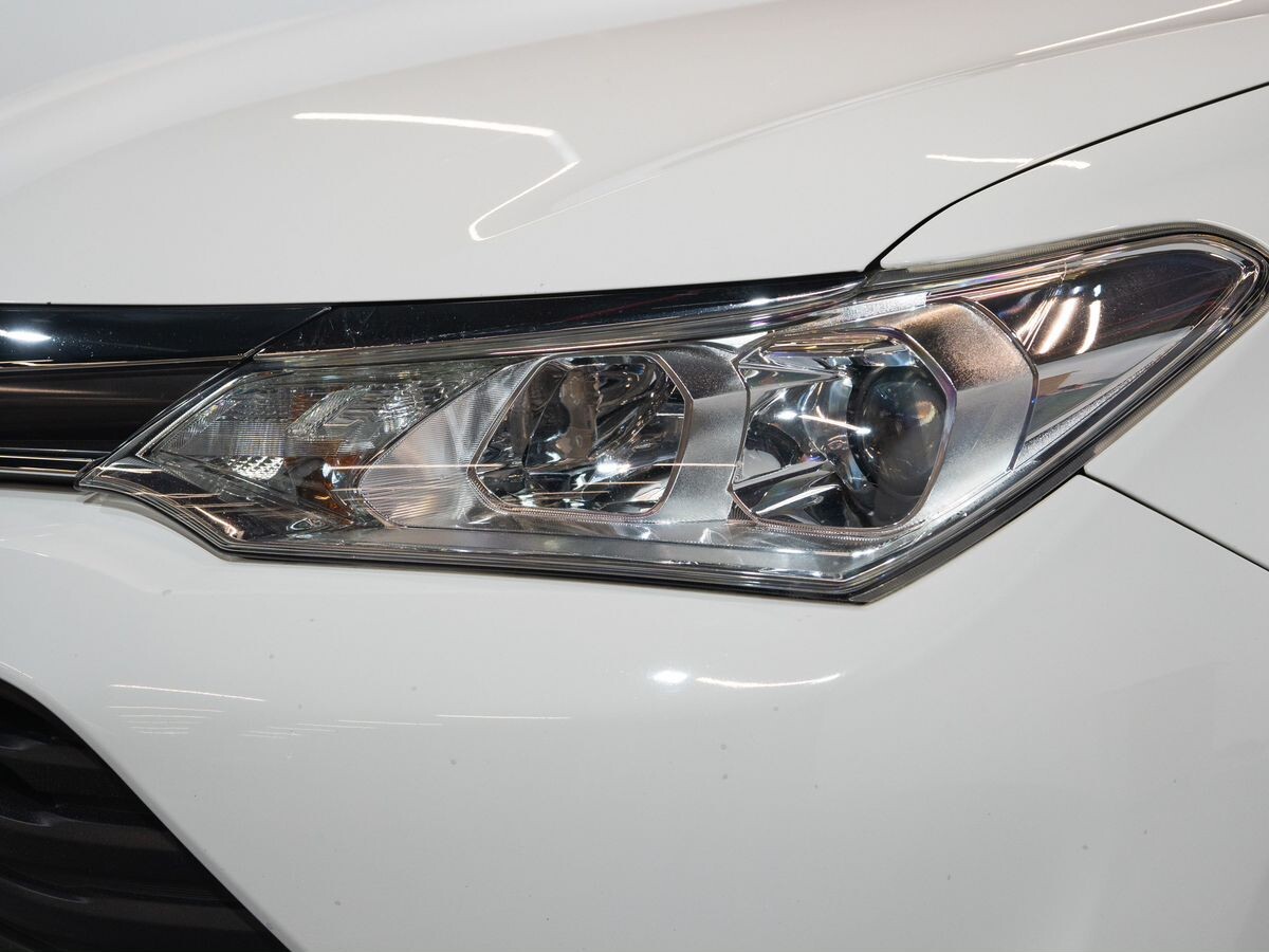 Toyota Corolla 2015 - фото автомобиля