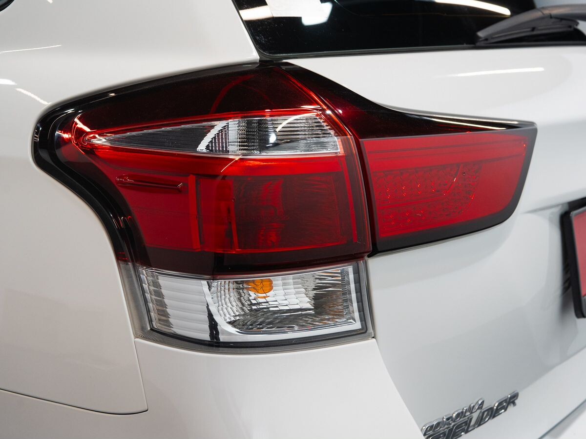 Toyota Corolla 2015 - фото автомобиля