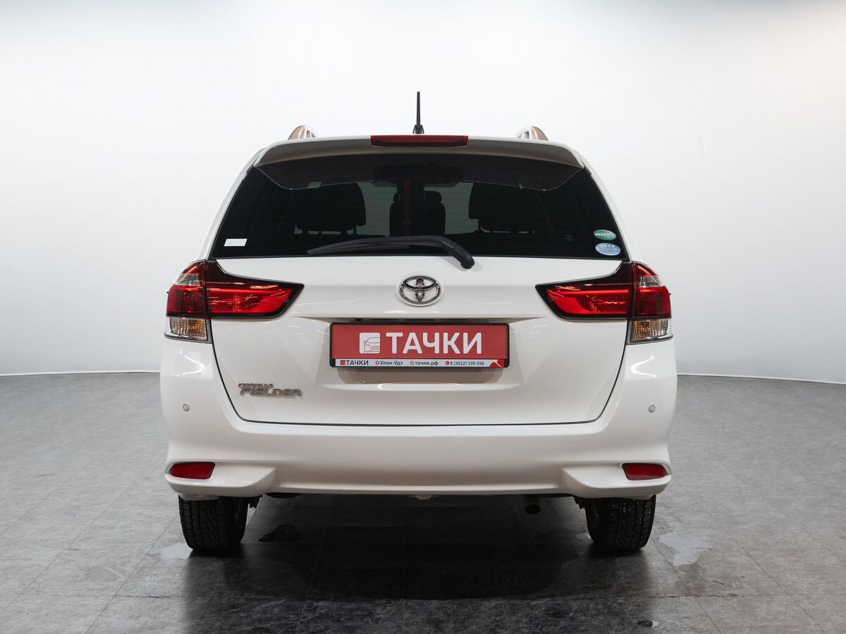 Toyota Corolla 2015 - фото автомобиля