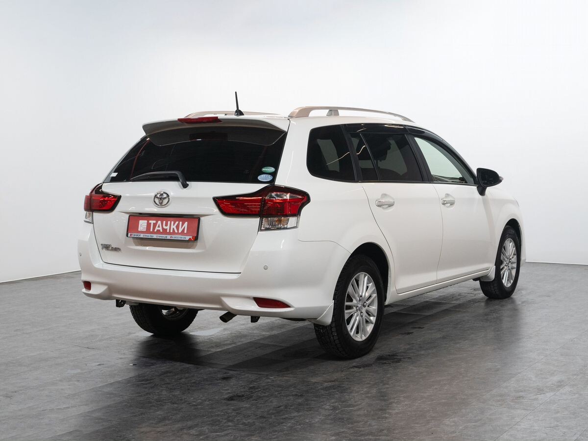 Toyota Corolla 2015 - фото автомобиля