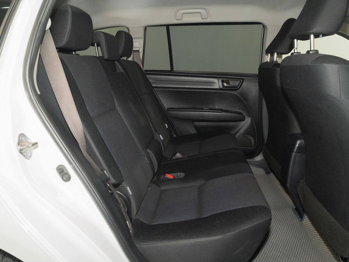 Toyota Corolla 2015 - фото автомобиля