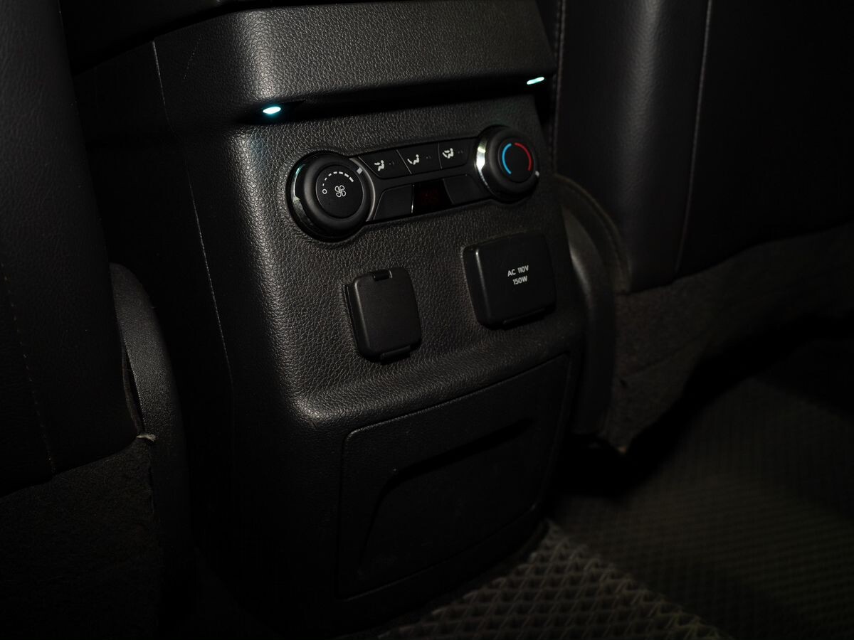 Ford Explorer 2013 - фото автомобиля