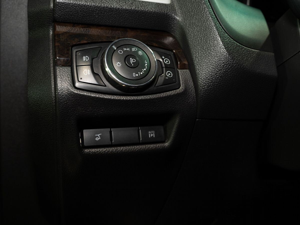 Ford Explorer 2013 - фото автомобиля