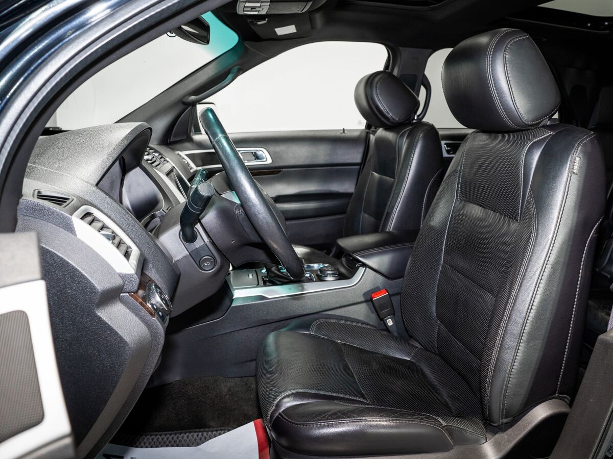 Ford Explorer 2013 - фото автомобиля