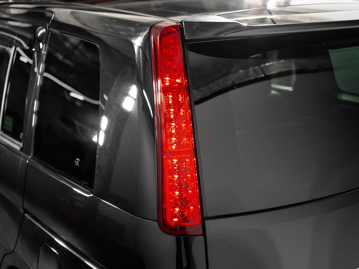 Toyota ISis 2010 - фото автомобиля