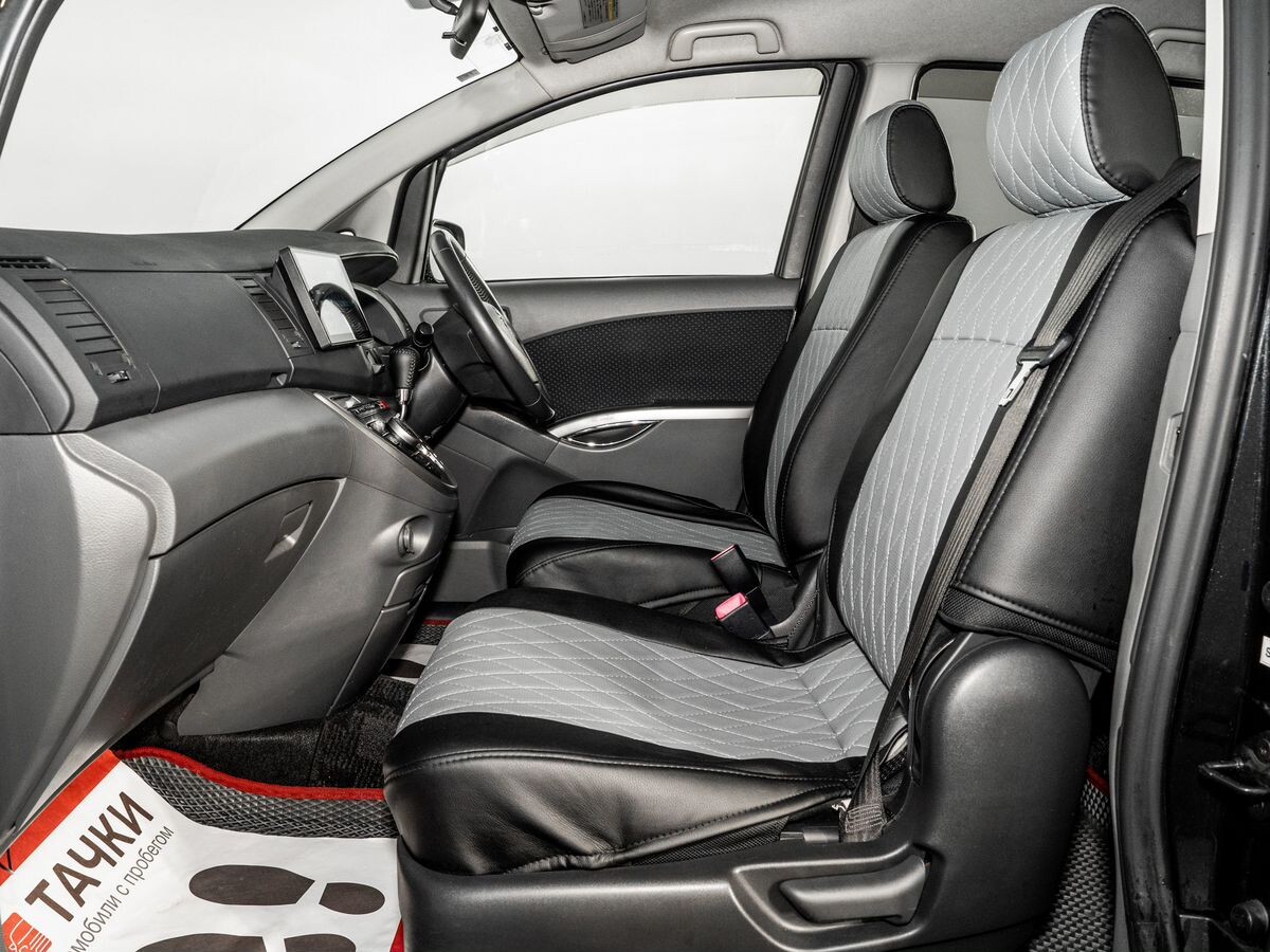 Toyota ISis 2010 - фото автомобиля