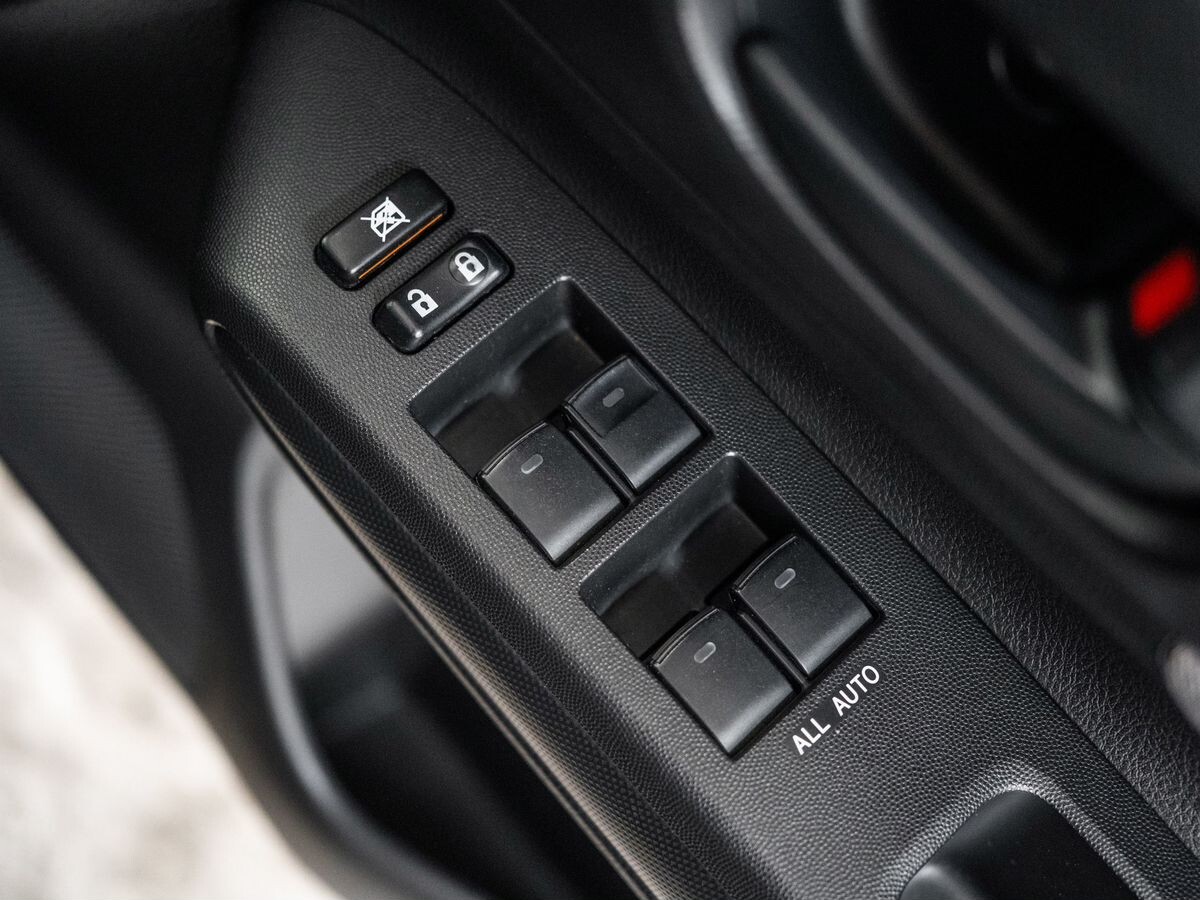 Toyota Wish 2011 - фото автомобиля