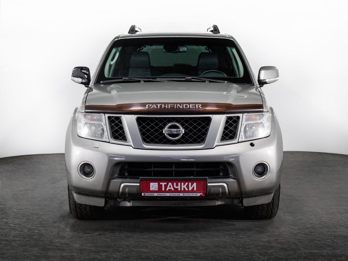 Nissan Pathfinder 2011 - фото автомобиля