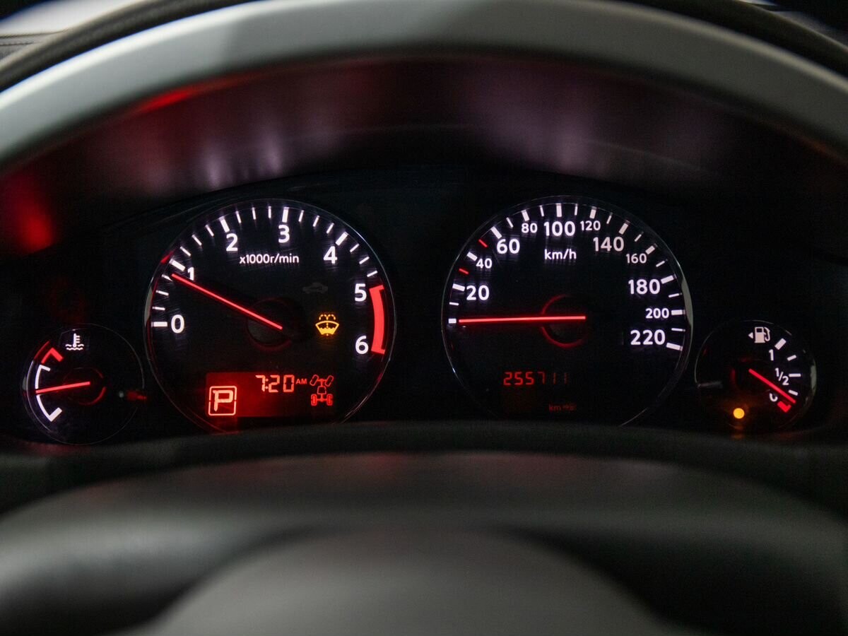 Nissan Pathfinder 2011 - фото автомобиля