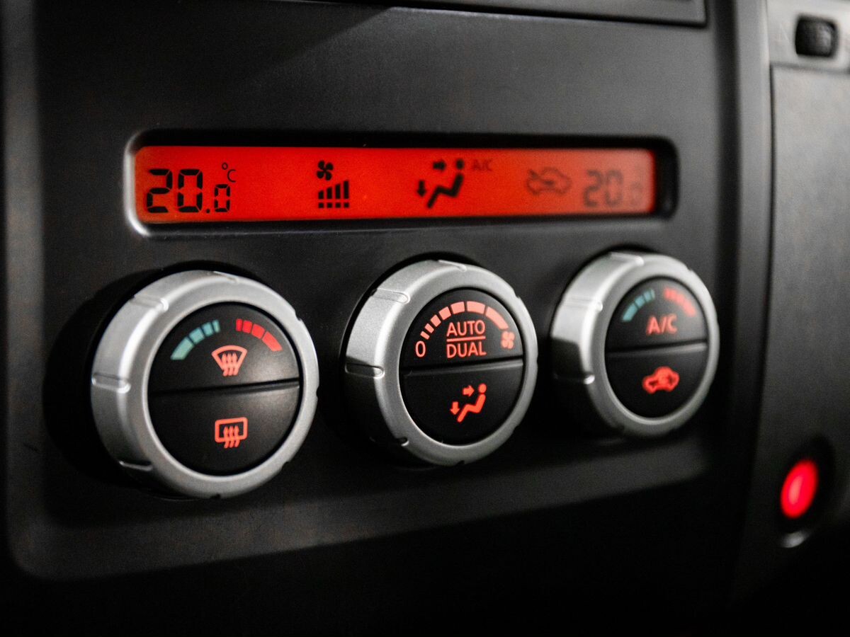 Nissan Pathfinder 2011 - фото автомобиля