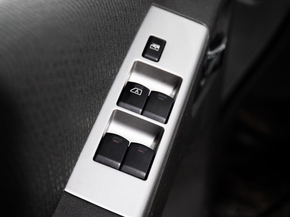 Nissan Pathfinder 2011 - фото автомобиля