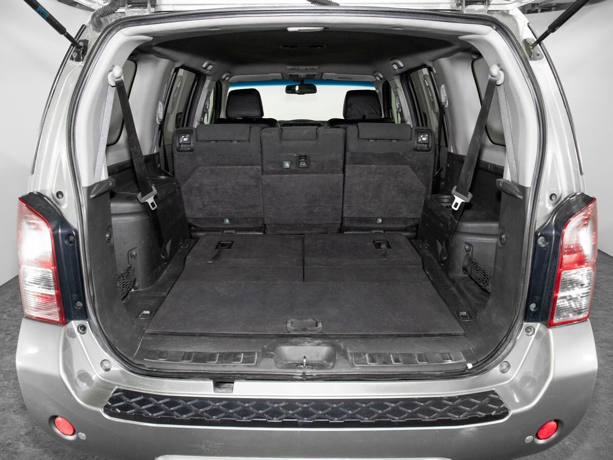 Nissan Pathfinder 2011 - фото автомобиля