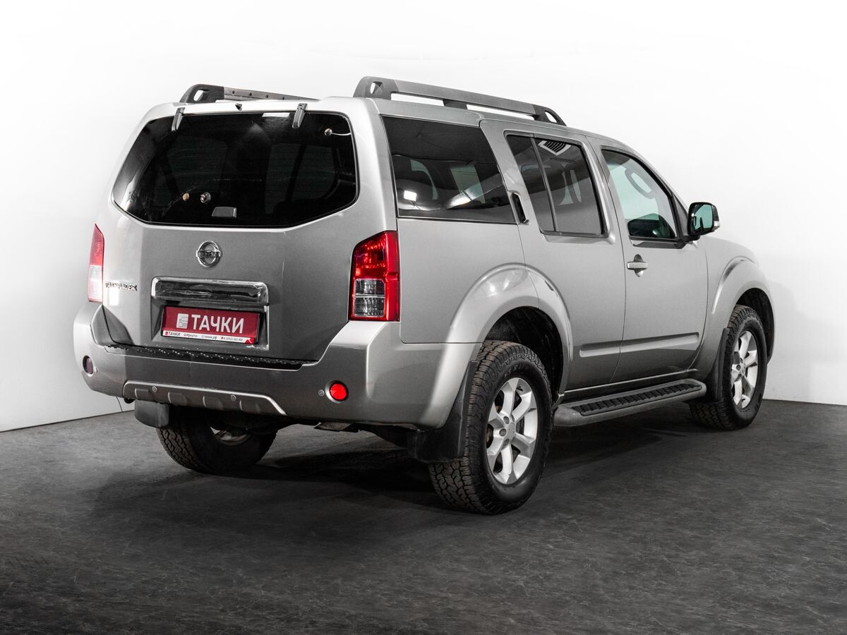 Nissan Pathfinder 2011 - фото автомобиля