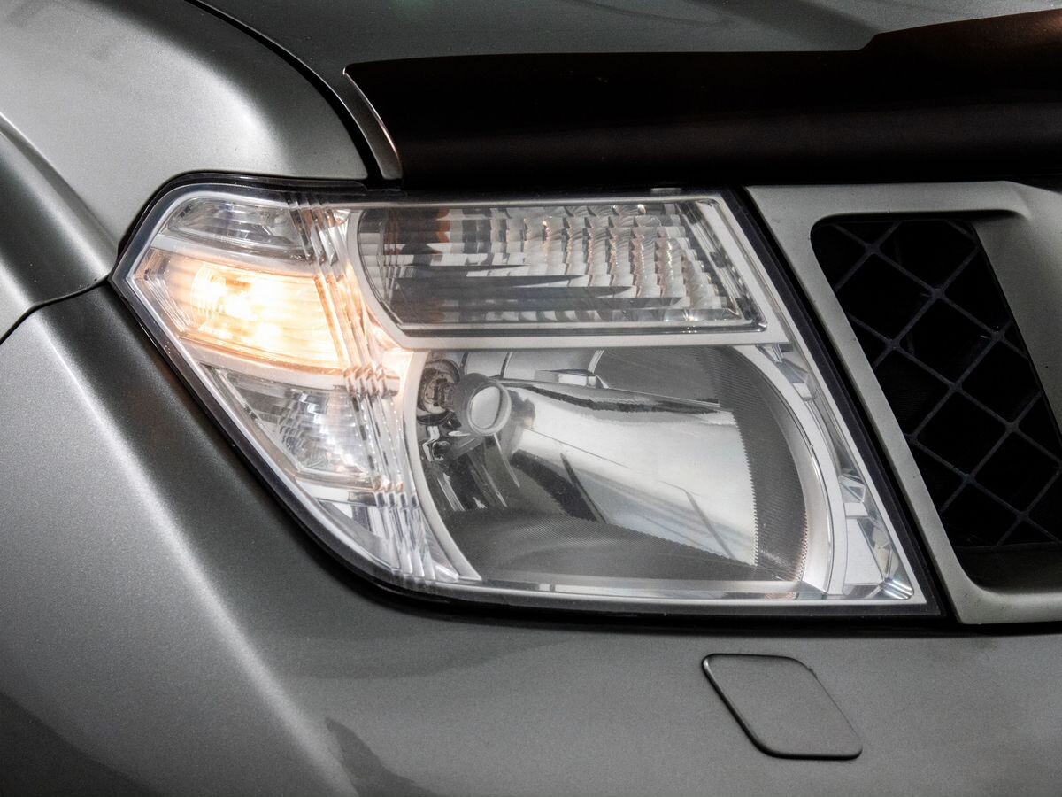 Nissan Pathfinder 2011 - фото автомобиля