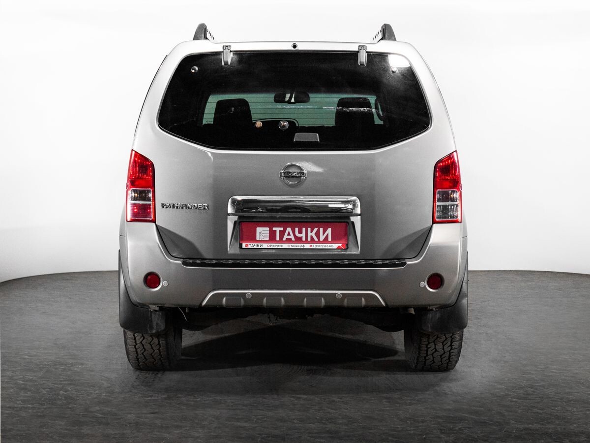 Nissan Pathfinder 2011 - фото автомобиля