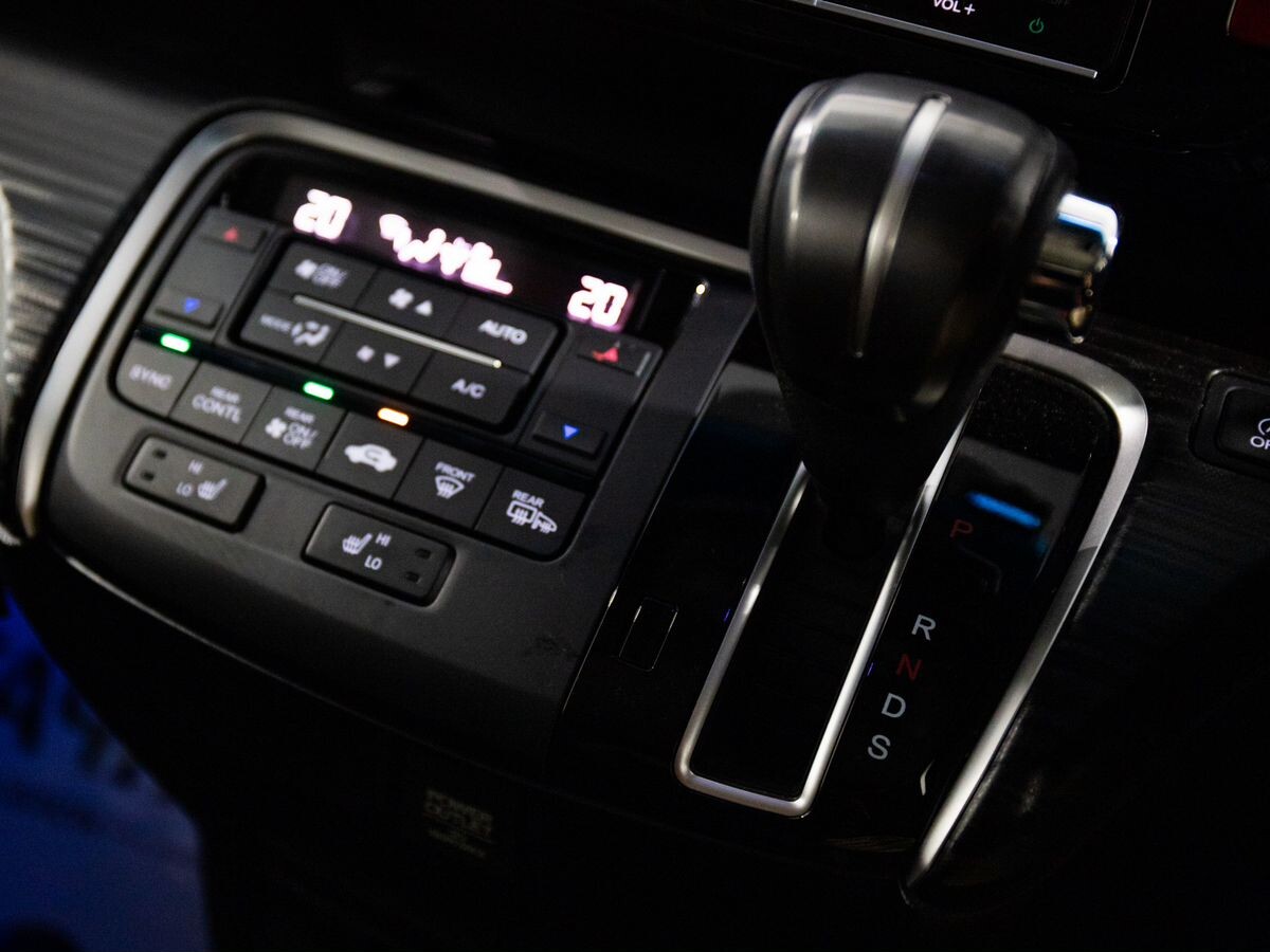 Honda Stepwgn 2016 - фото автомобиля