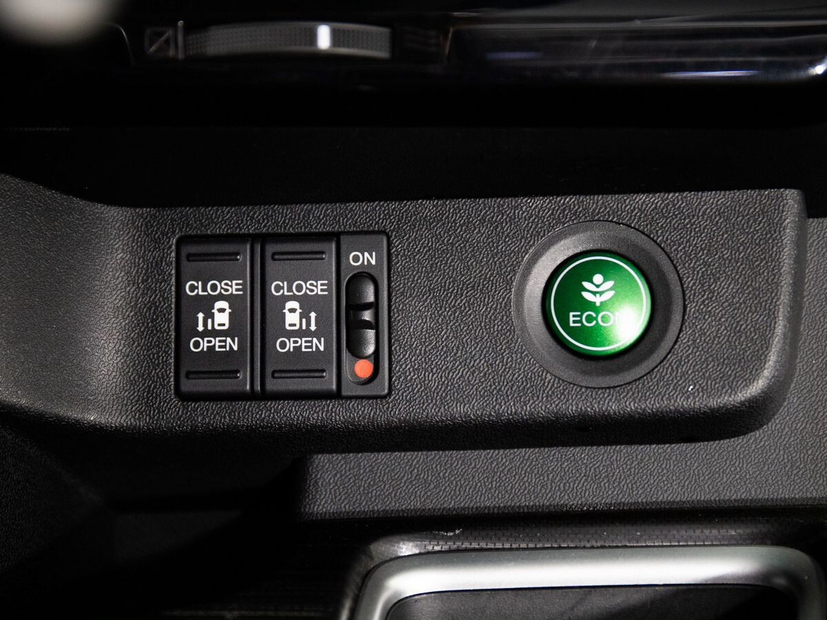 Honda Stepwgn 2016 - фото автомобиля