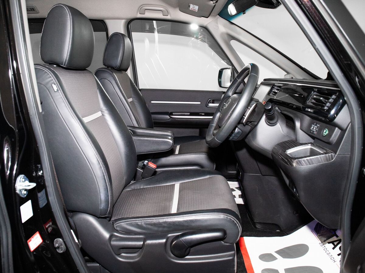 Honda Stepwgn 2016 - фото автомобиля