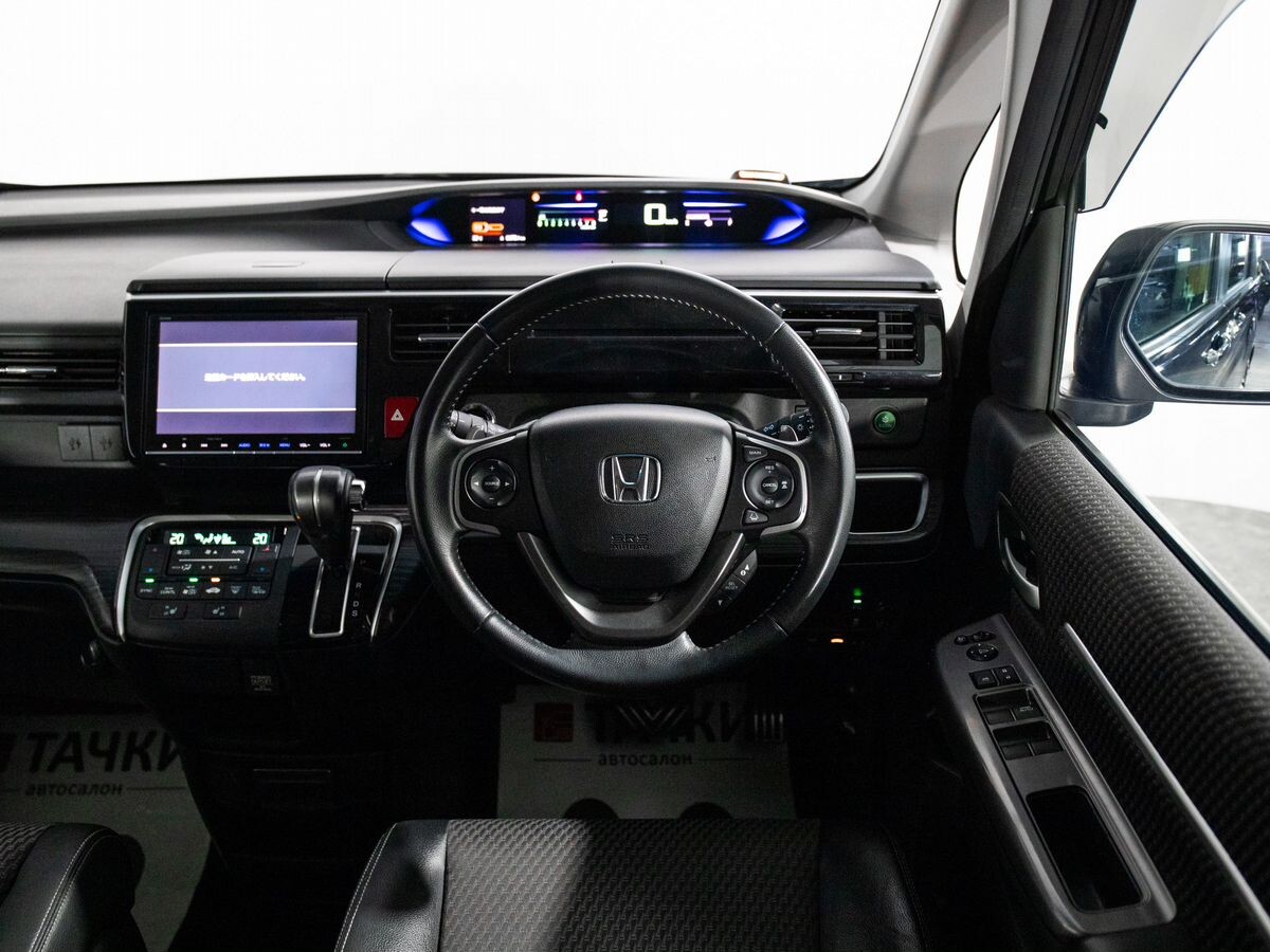 Honda Stepwgn 2016 - фото автомобиля