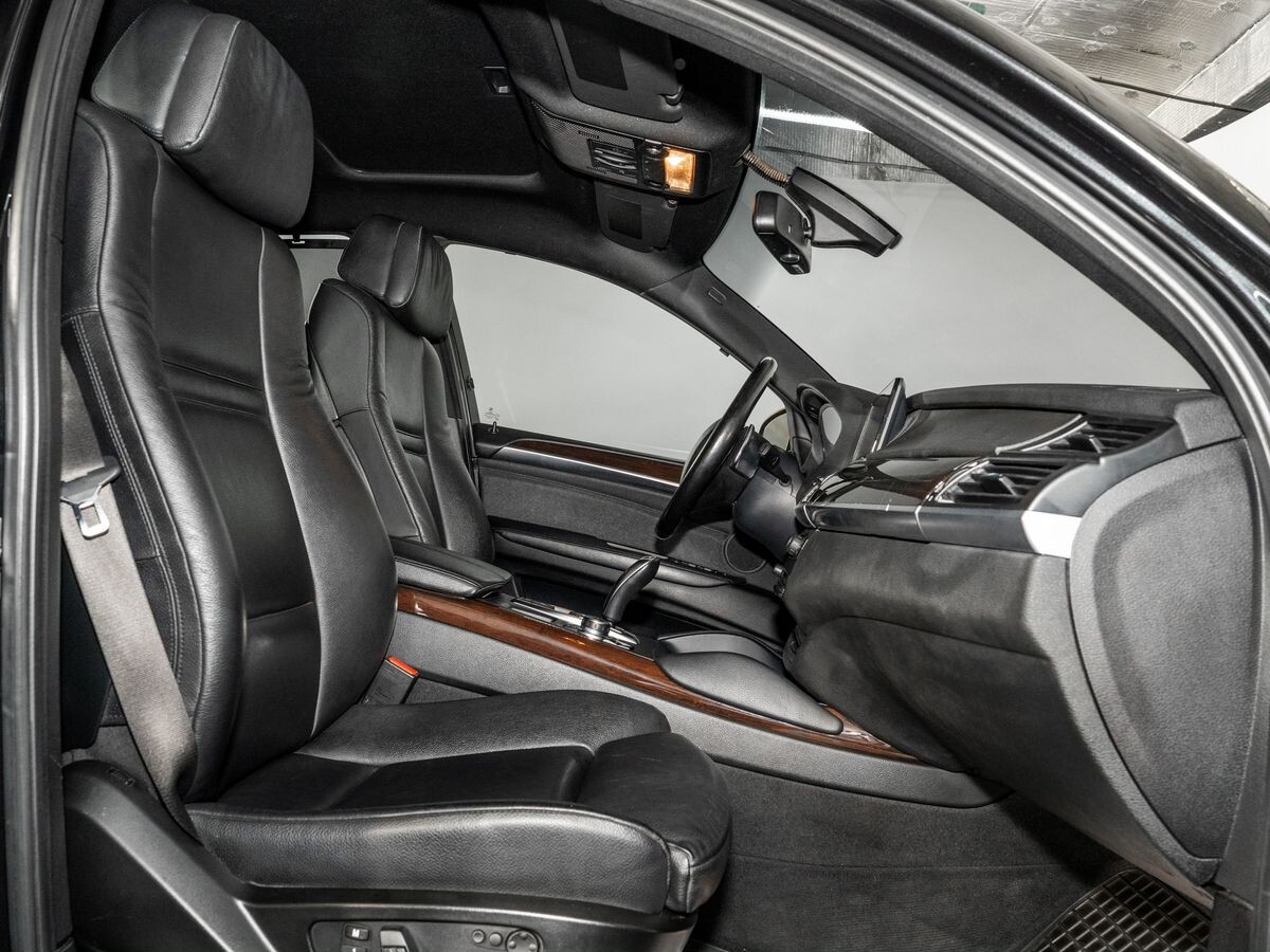 BMW X6 2012 - фото автомобиля