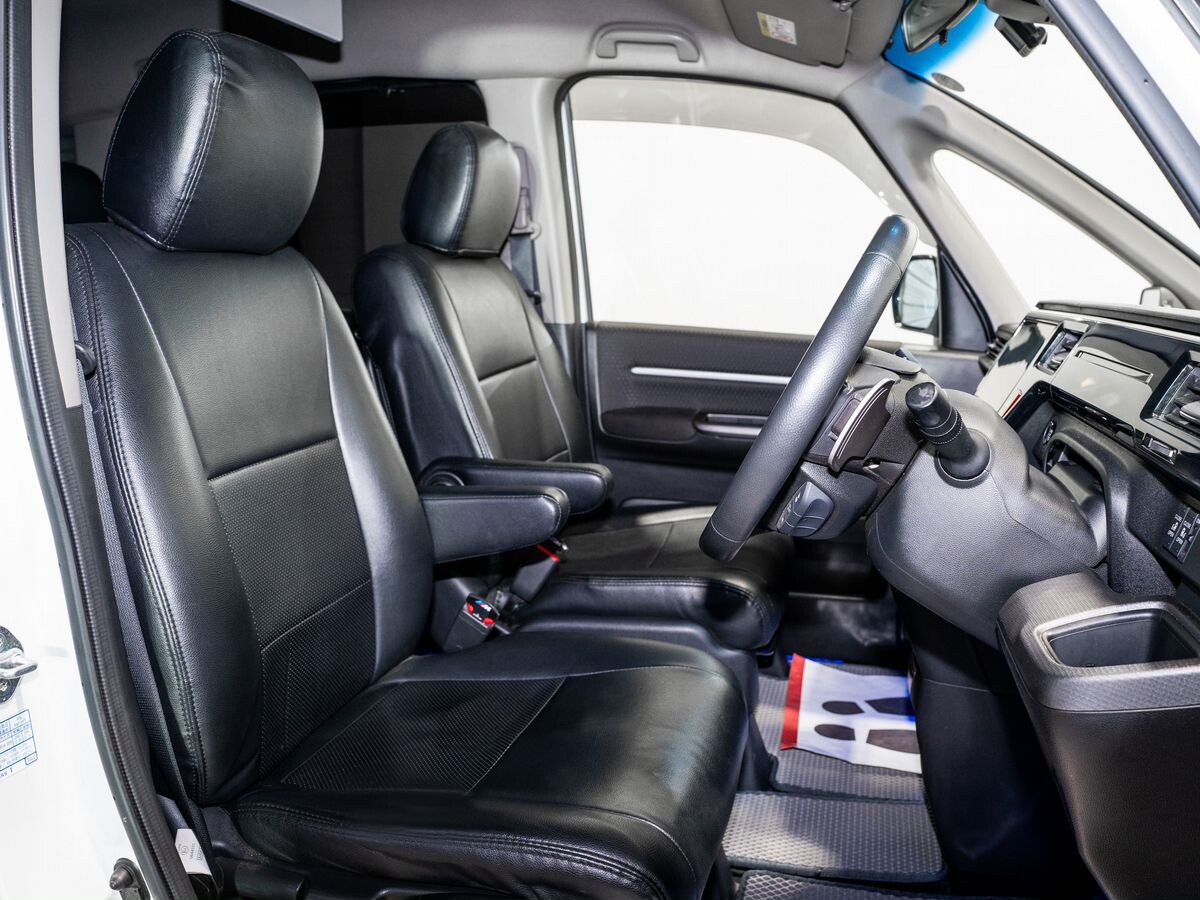 Honda Stepwgn 2019 - фото автомобиля