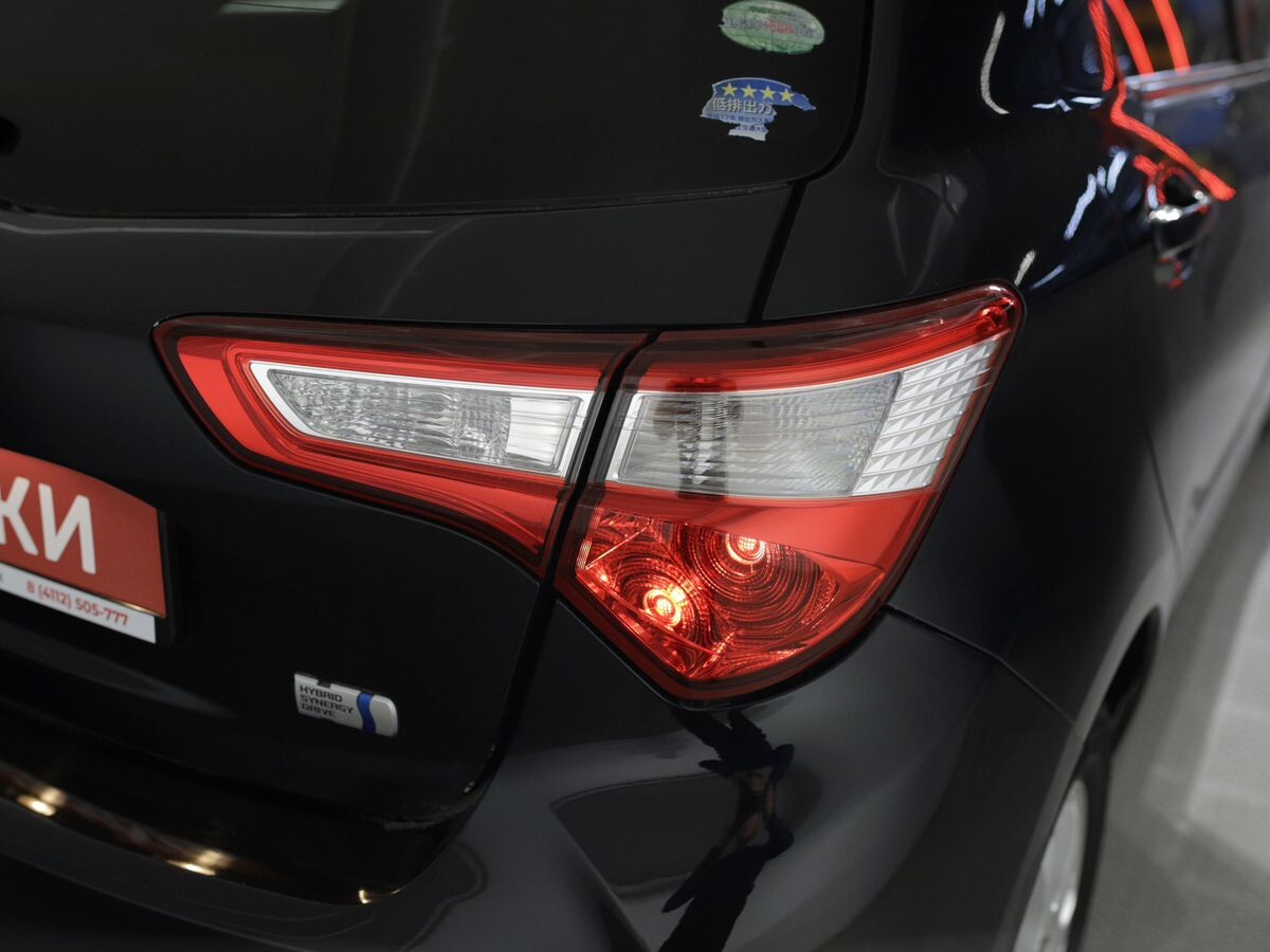 Toyota Vitz 2017 - фото автомобиля