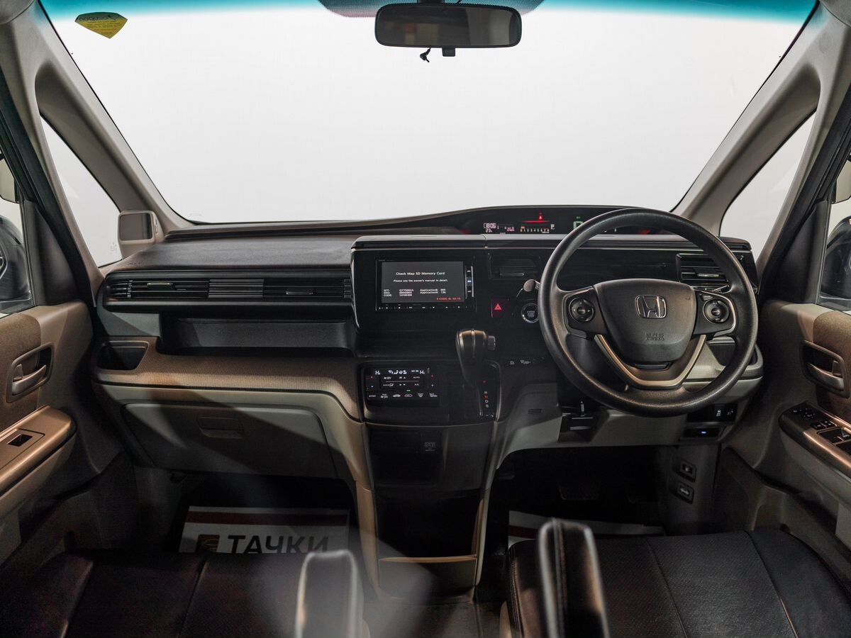 Honda Stepwgn 2015 - фото автомобиля