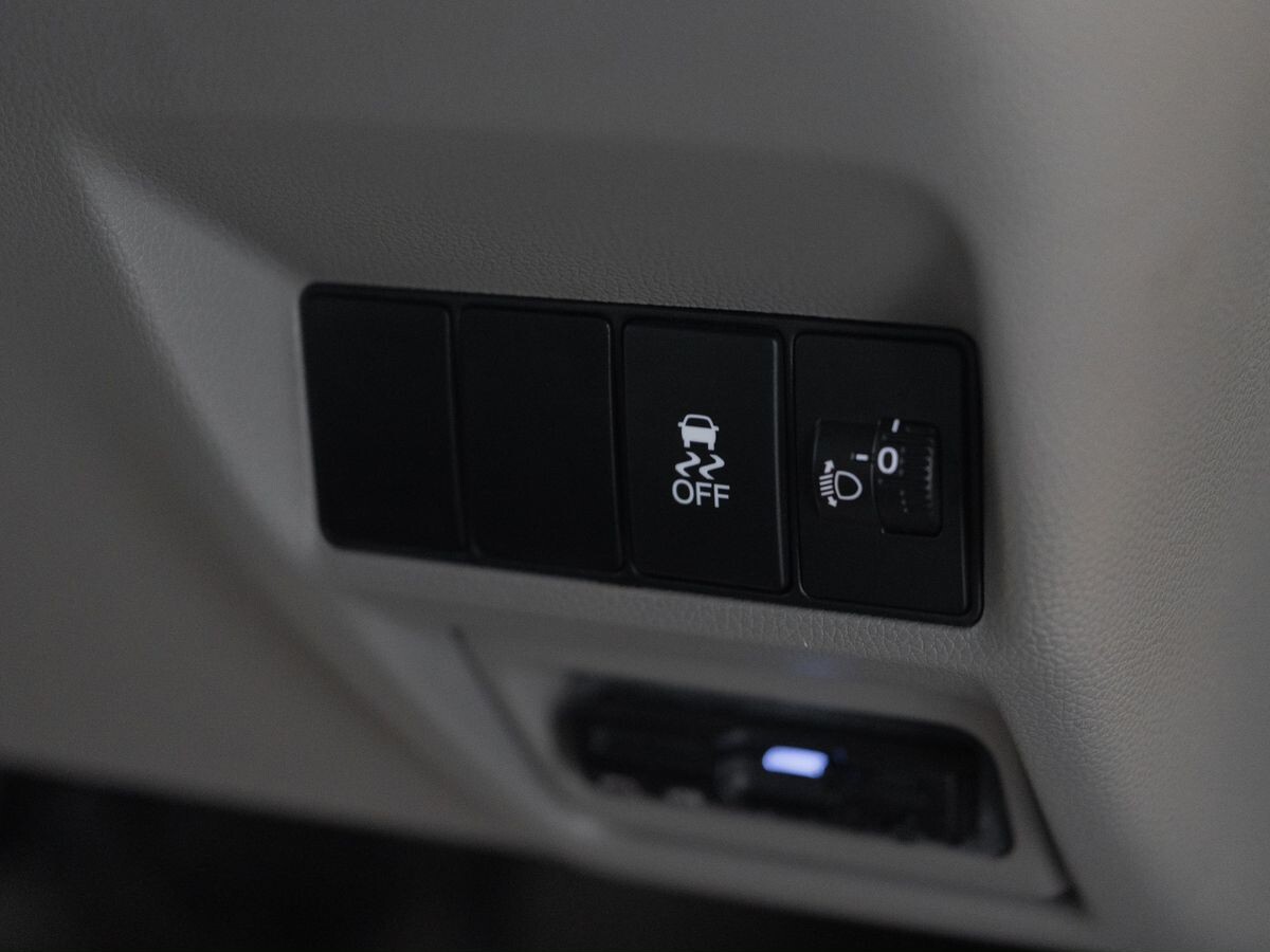 Honda Stepwgn 2015 - фото автомобиля