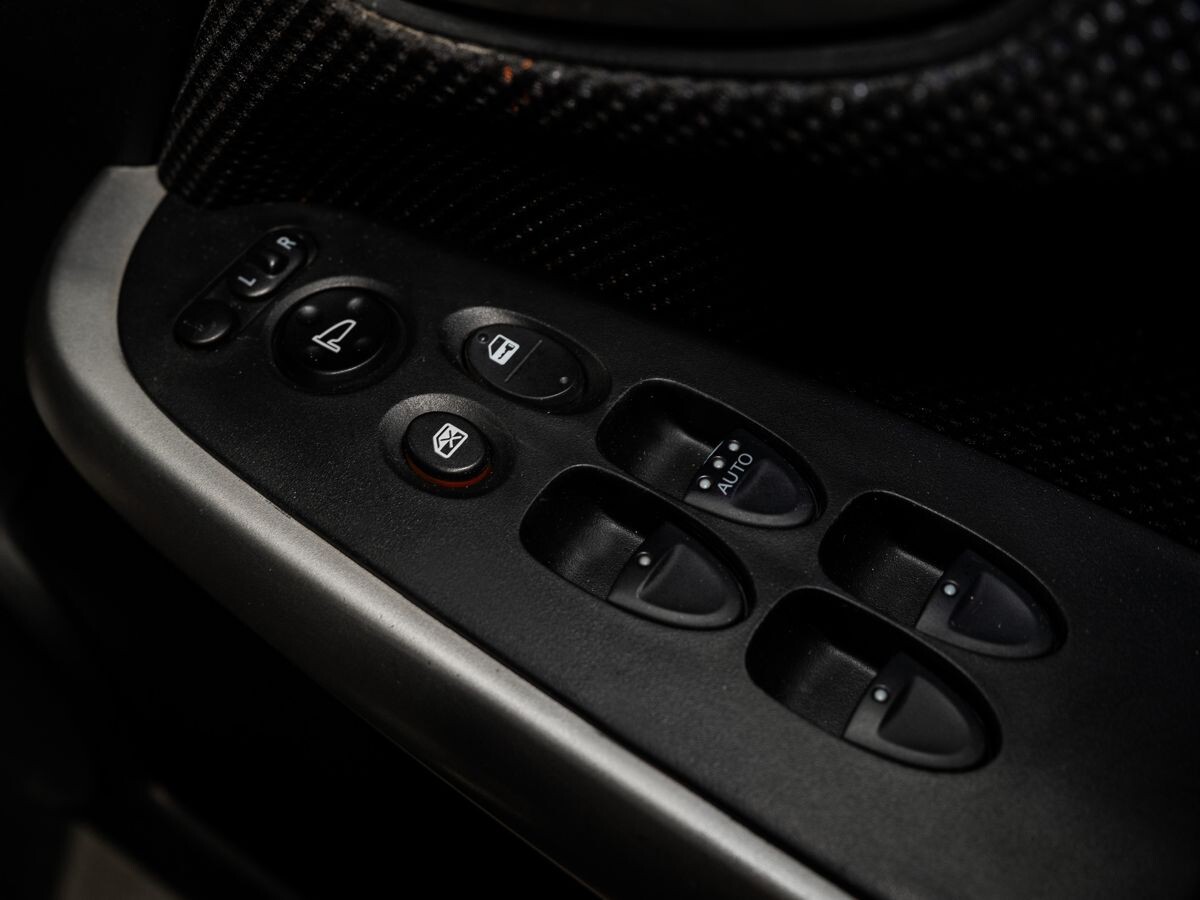 Honda Stream 2010 - фото автомобиля