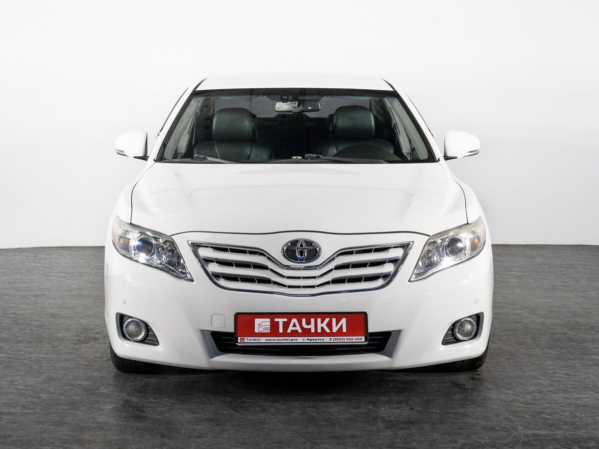 Toyota Camry 2011 - фото автомобиля