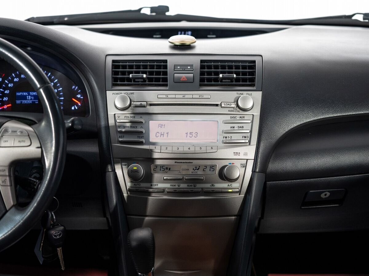 Toyota Camry 2011 - фото автомобиля