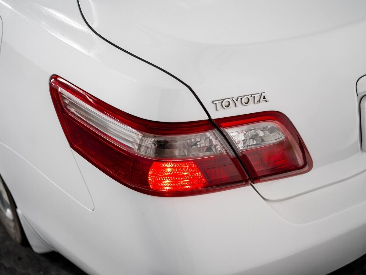 Toyota Camry 2011 - фото автомобиля