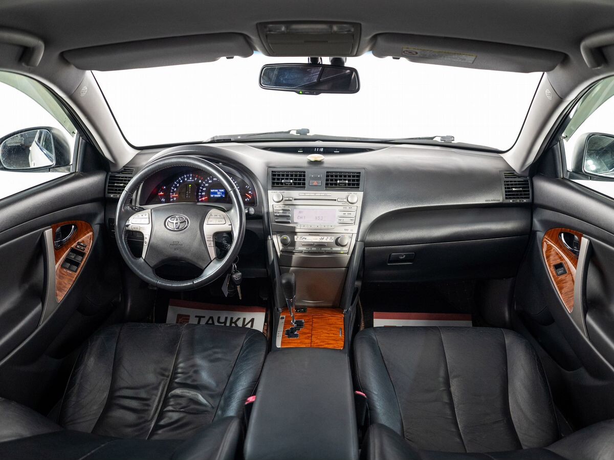 Toyota Camry 2011 - фото автомобиля