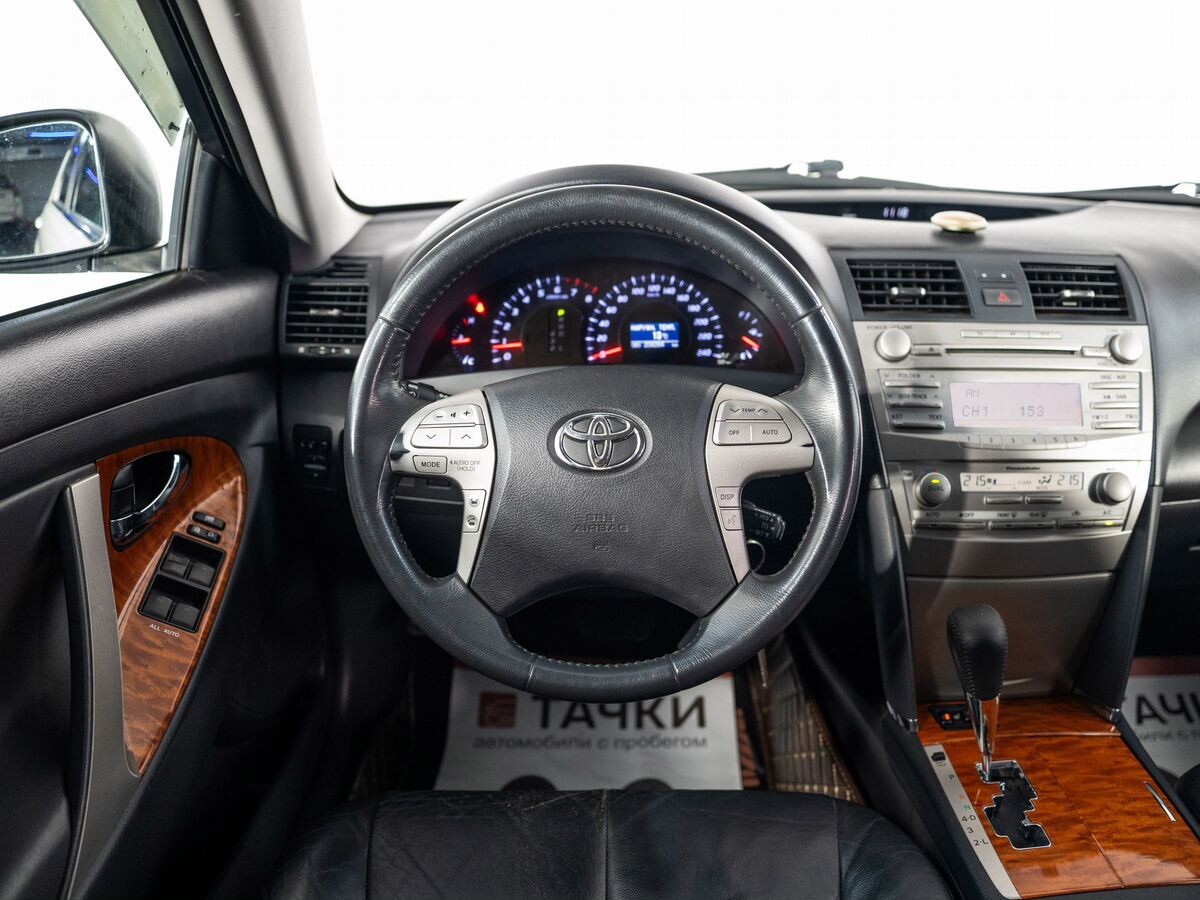 Toyota Camry 2011 - фото автомобиля