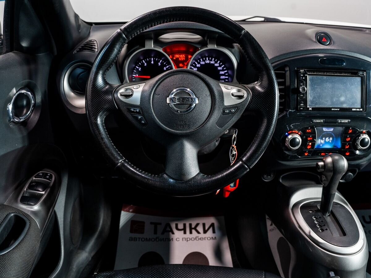 Nissan Juke 2012 - фото автомобиля