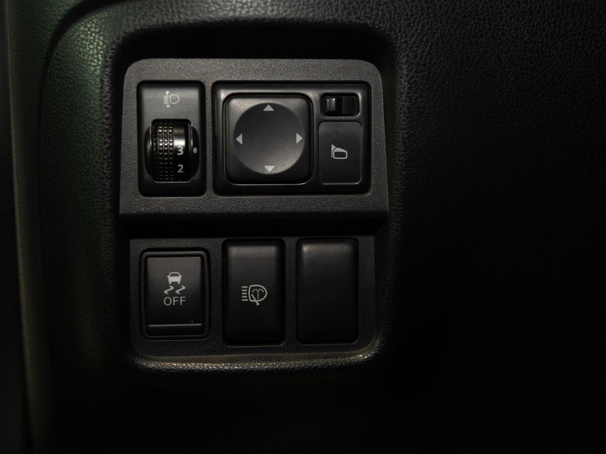 Nissan Juke 2012 - фото автомобиля