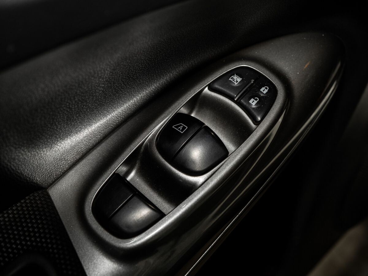 Nissan Juke 2012 - фото автомобиля