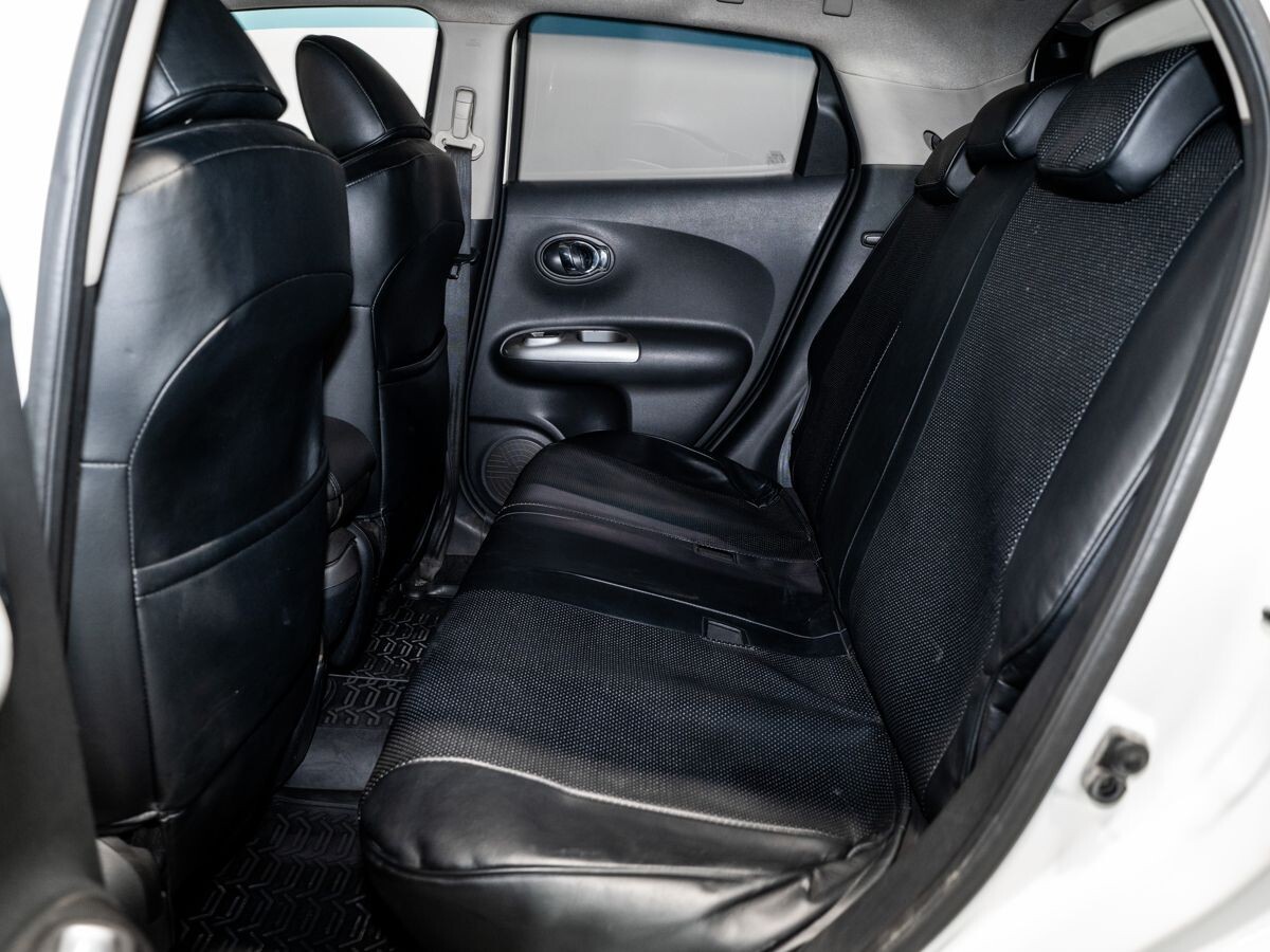 Nissan Juke 2012 - фото автомобиля