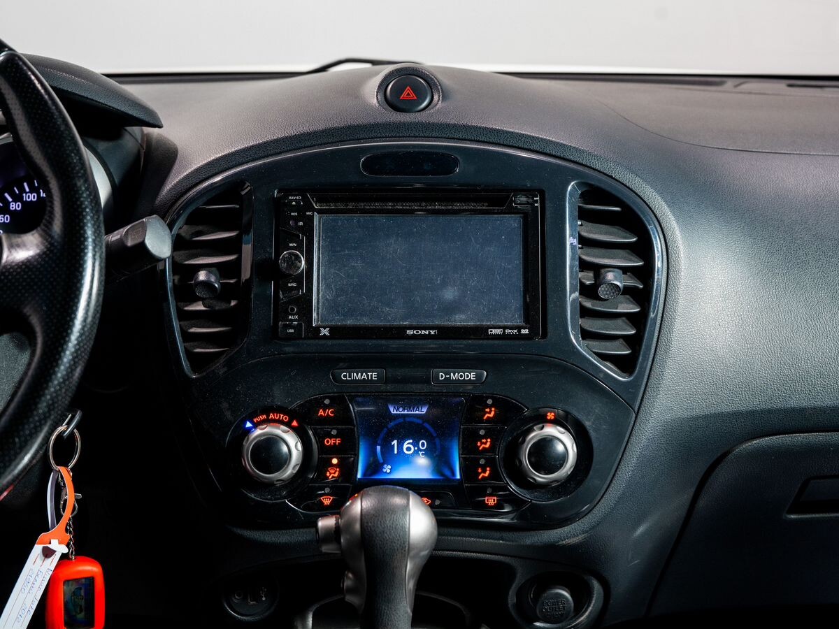 Nissan Juke 2012 - фото автомобиля